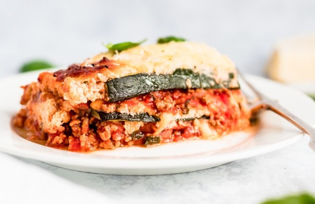 Slow-Cooker Turkey Sausage And Zucchini Lasagna - FoodWage recipe