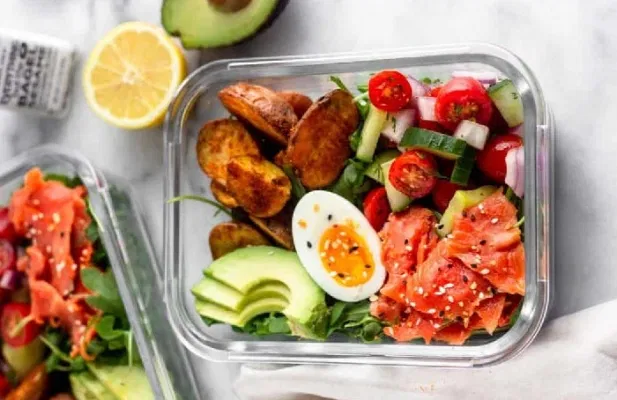 Smoked Salmon Breakfast Bowls - FoodWage recipe