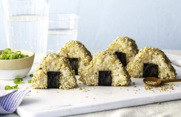 Smoked Salmon Brown Rice Balls - FoodWage recipe