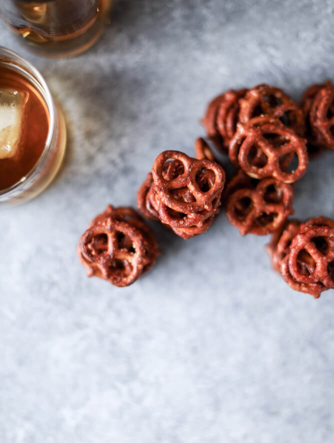 Smoky Vanilla Bourbon Pretzels - FoodWage recipe