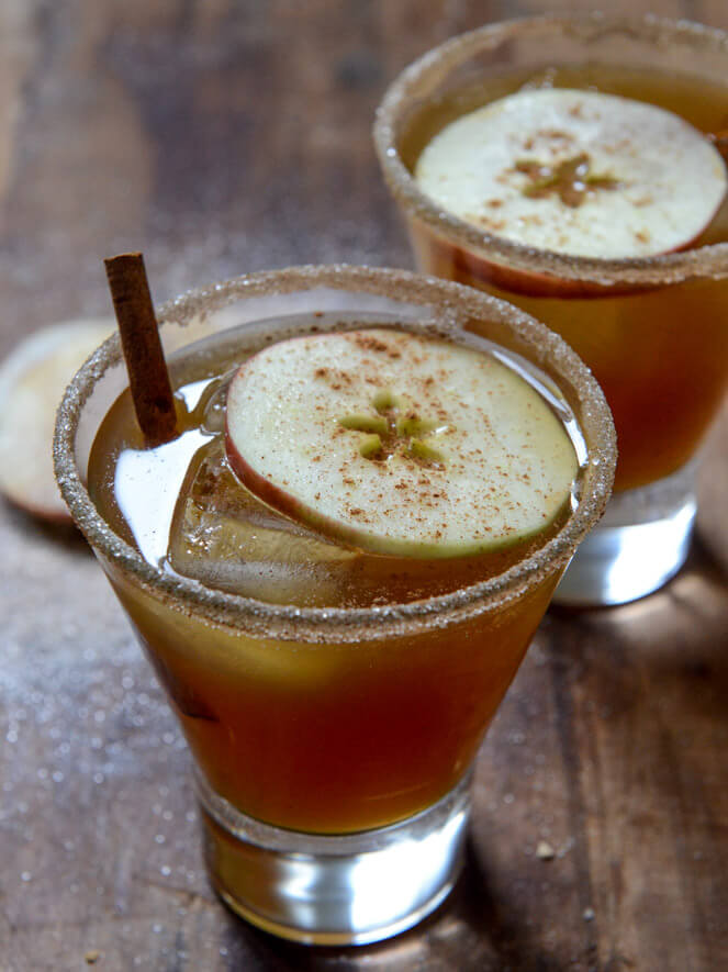 Spiced Amaretto Apple Cider - FoodWage recipe