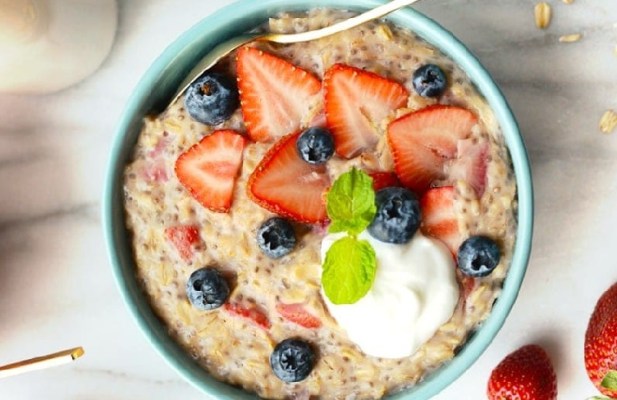 Strawberries & Cream Oatmeal - FoodWage recipe