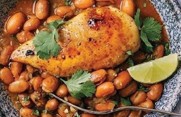 Sweet & Smoky Roasted Chicken And Beans - FoodWage recipe