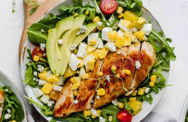 Sweet Spicy Chicken Cobb Salad - FoodWage recipe