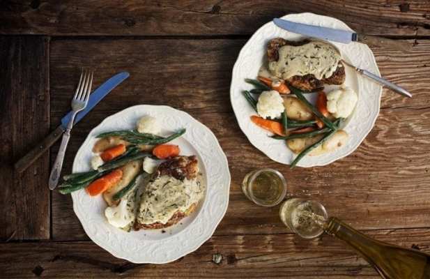 Tarragon Chicken With White Wine Cream Sauce - FoodWage recipe