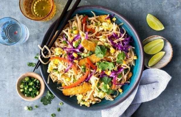 Tempeh Pad Thai With Broccoli And Corn - FoodWage recipe