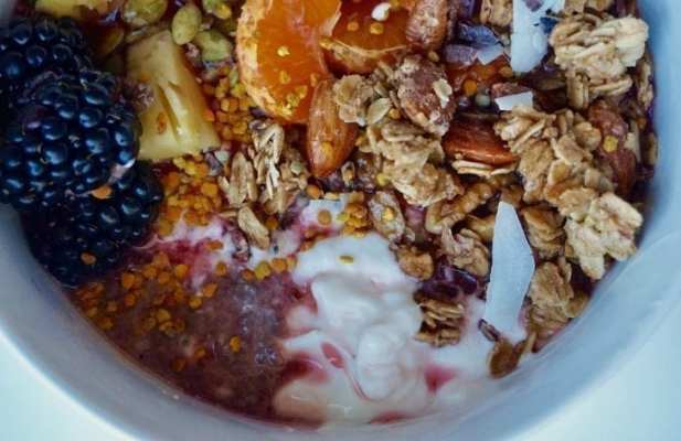 The Perfect Formula For Smoothie Breakfast Bowls - FoodWage recipe
