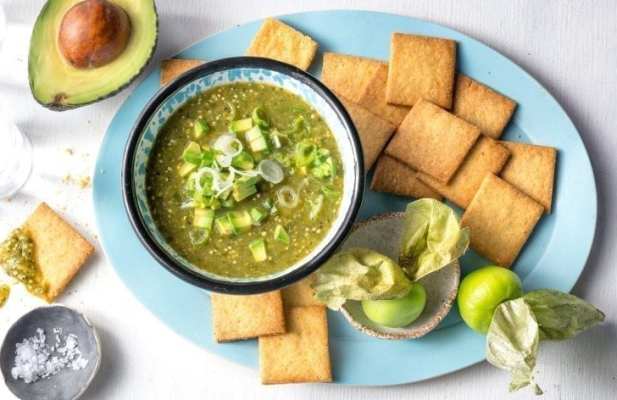 Tomatillo Avocado Dip With Cornmeal Crackers - FoodWage recipe
