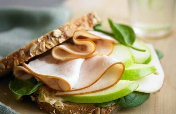 TURKEY APPLE & CHUTNEY SANDWICH - FoodWage recipe